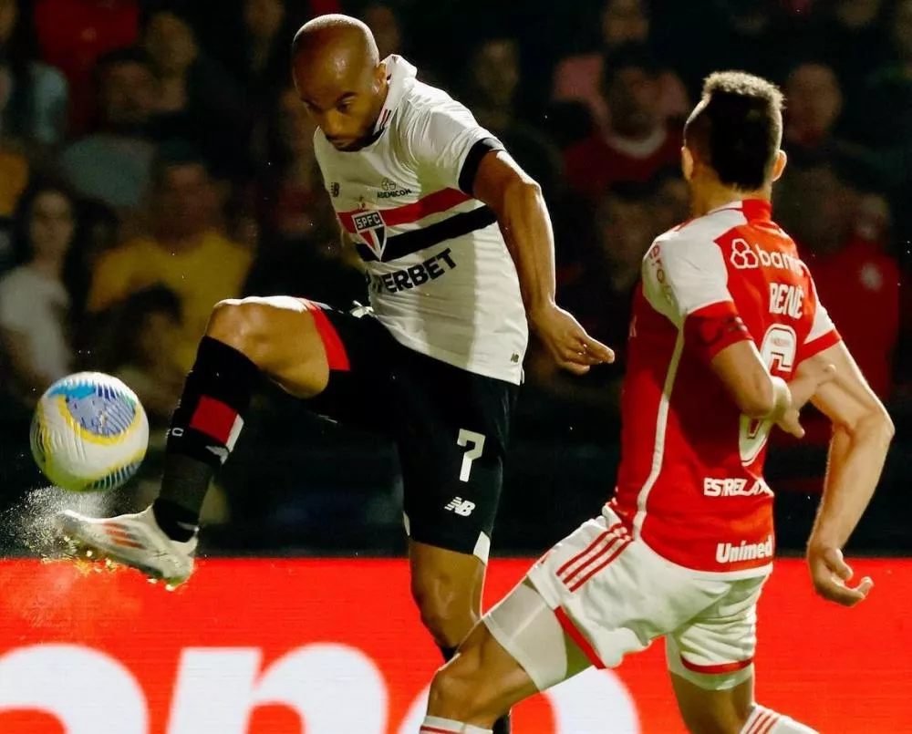 São Paulo tem gol anulado, empata com Inter no 11º jogo sem perder de Zubeldía e deixa G-4 do Brasileirão
