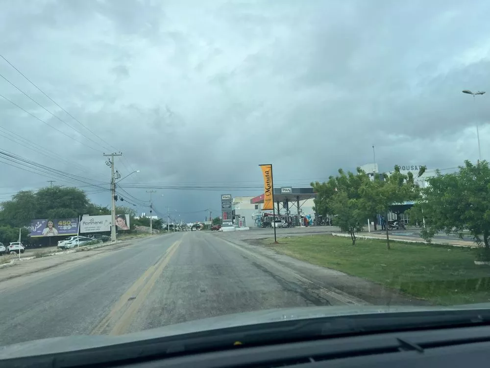 Patos tem sábado (15) chuvoso durante quase todo o dia. Veja algumas imagens 