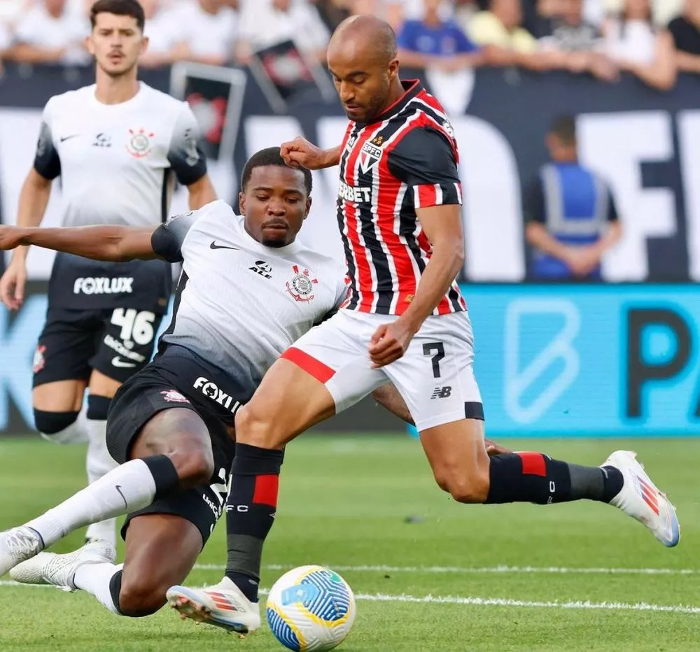 Carlos Miguel faz 'milagre', e Corinthians e São Paulo empatam em clássico quente no Brasileirão