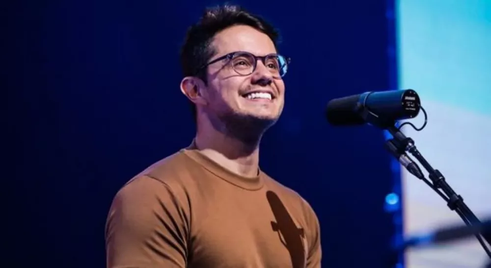 Parque do Povo tem Deive Leonardo nesta terça (18); veja programação completa