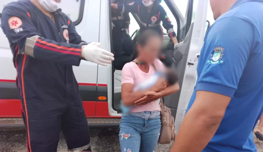 Recém-nascido, vítima de acidente na BR-361, é transferido para o Hospital de Trauma de Campina Grande após exames constatarem traumatismo cranioencefálico; ouça
