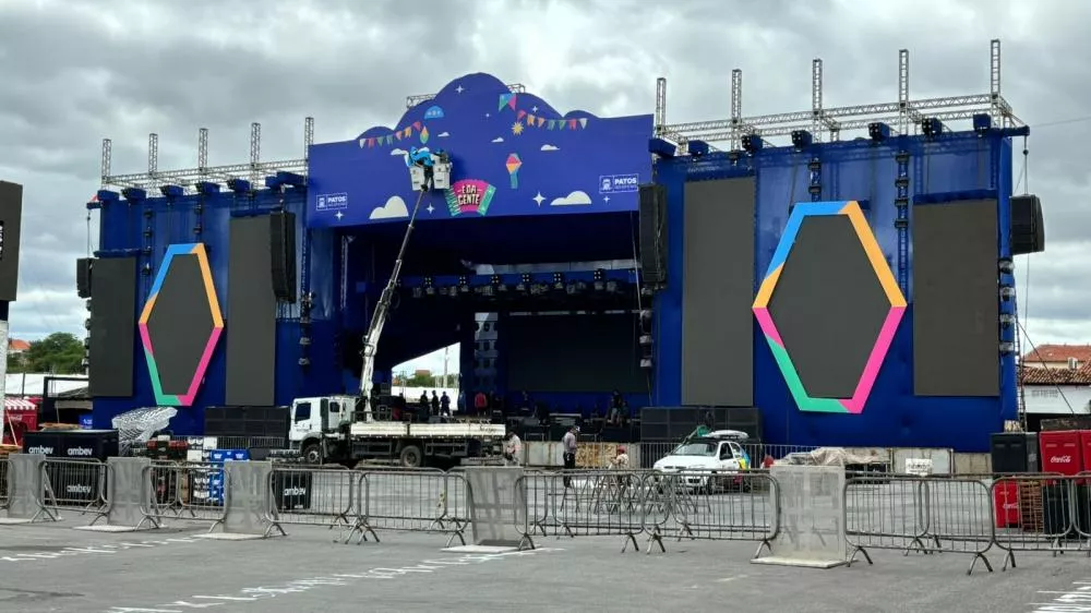Últimos preparativos são realizados no Terreiro do Forró para abertura do São João de Patos