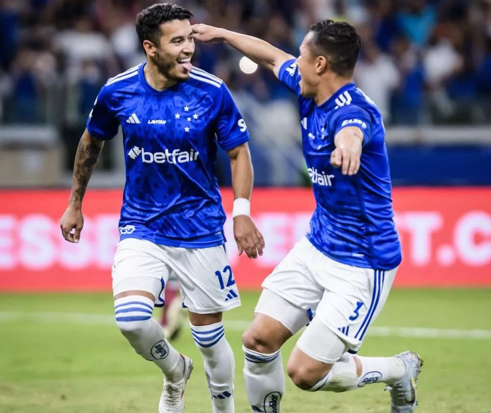 Cruzeiro tem pênalti polêmico e vence o Fluminense, que se afunda no Z-4 do Brasileirão