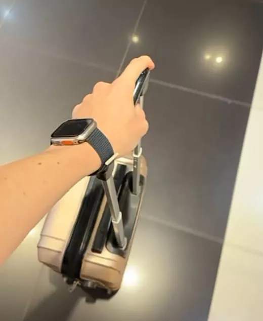 Jovem que veio trabalhar no São João de Patos teve carro arrombado e mala com pertences furtada; caso vai parar na delegacia de Polícia Civil