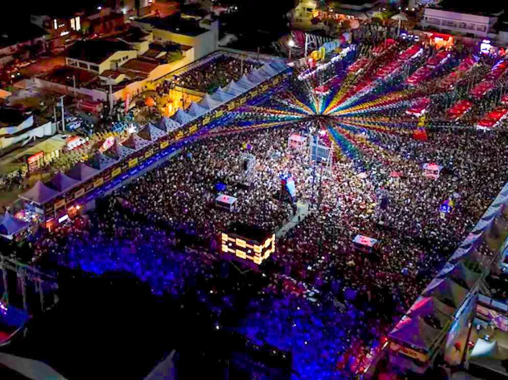 Bell Marques, Gusttavo Lima e Michele Andrade lotam o Terreiro do Forró no segundo dia do São João de Patos; confira a cobertura