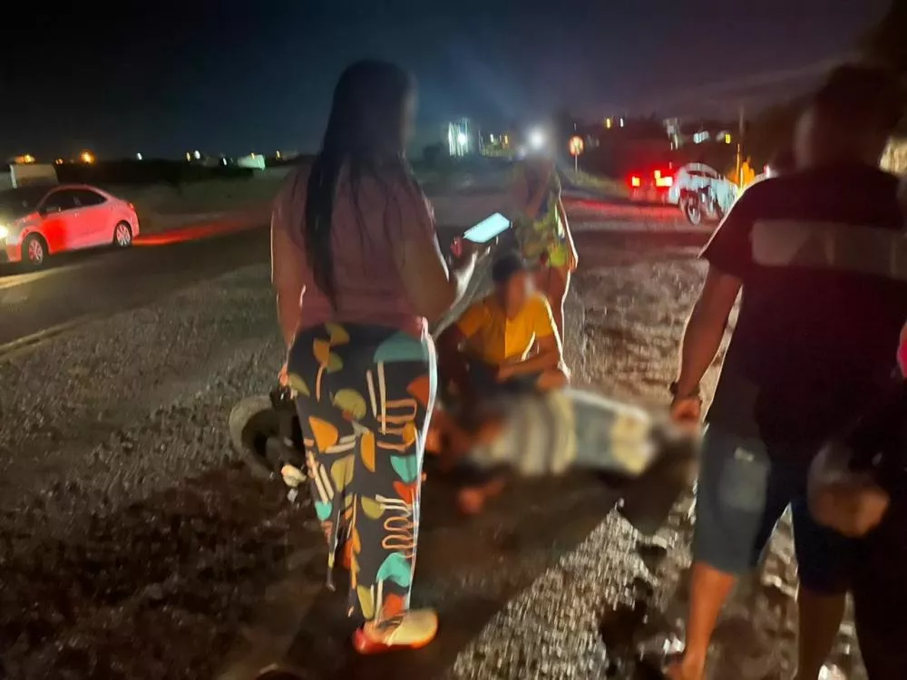 Ciclista fica ferido em colisão com motocicleta na noite desta sexta-feira (21) na BR-361, em Patos; veja vídeo