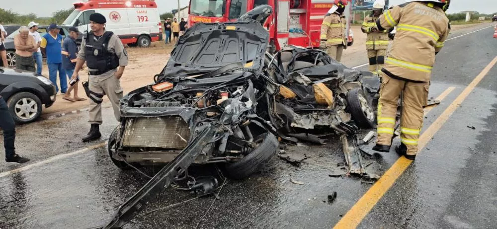 Motorista sobrevive após grave acidente na BR-230 em Juazeirinho-PB