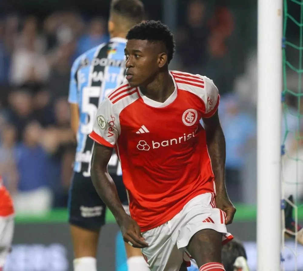 Inter vence GreNal 442 de poucas emoções fora de Porto Alegre e mantém Grêmio no Z-4 do Brasileirão