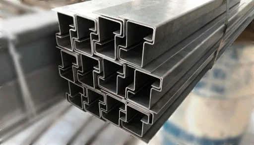 Prefeitura de Patos lança licitação de R$ 2,6 milhões para materiais de serralheria e estruturas metálicas; secretário diz que pregão é comum