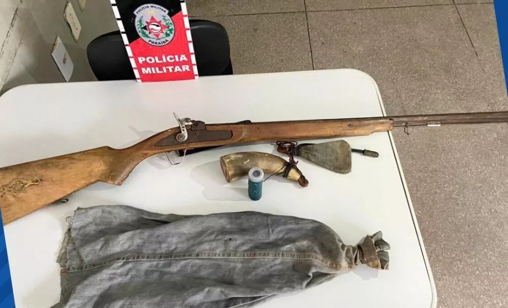 Polícia Militar de Teixeira realiza patrulhamento e apreende espingarda nas proximidades do estádio O Dorjão