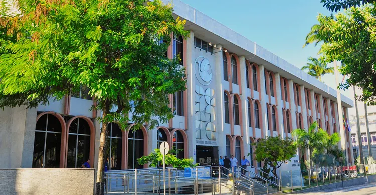 ALPB aprova PEC que permite ao presidente do TCE-PB comandar Prefeitura de João Pessoa