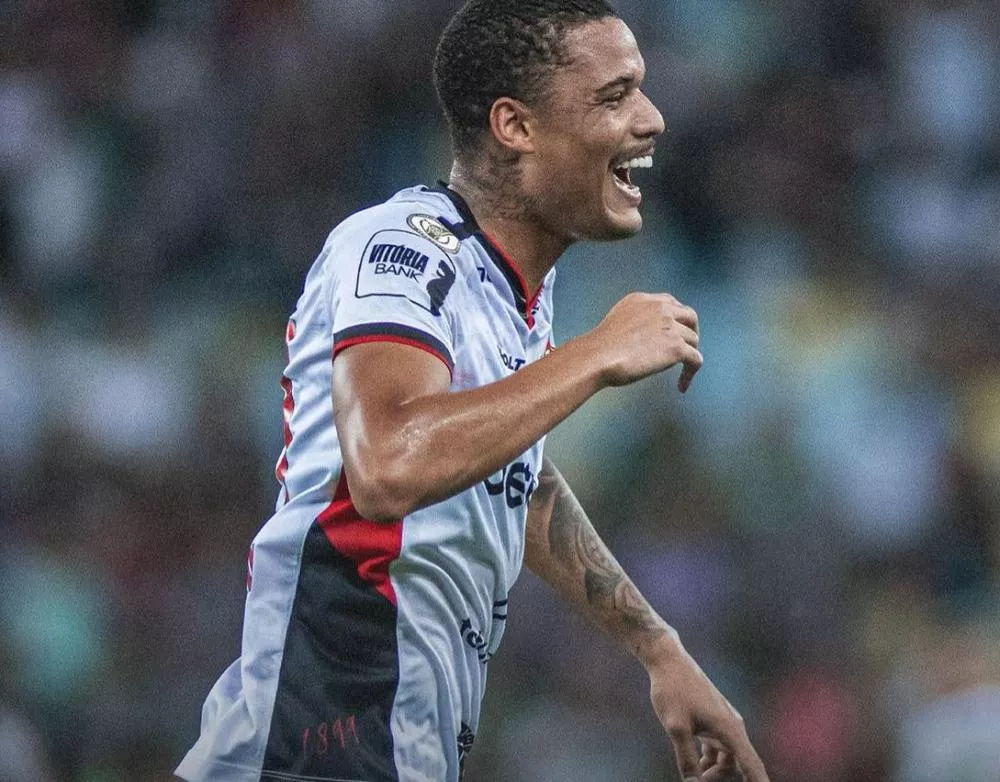 Crise: Sem Diniz, Fluminense sofre gol no fim, perde para o Vitória e se afunda na lanterna do Brasileirão