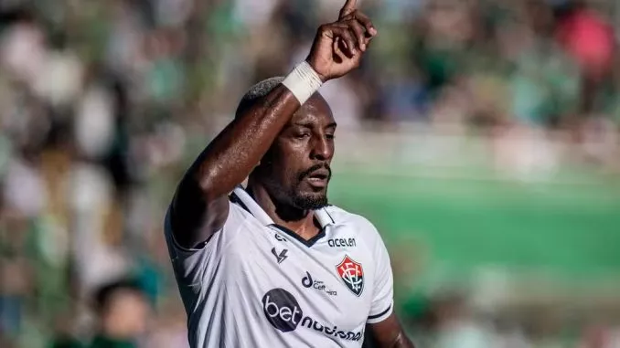 Botafogo-PB acerta com atacante vice-campeão do Nordeste e campeão da Série B