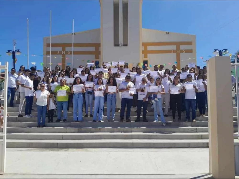 Familiares e amigos pedem justiça por morte de adolescente em Santana de Mangueira, 30 dias após o crime