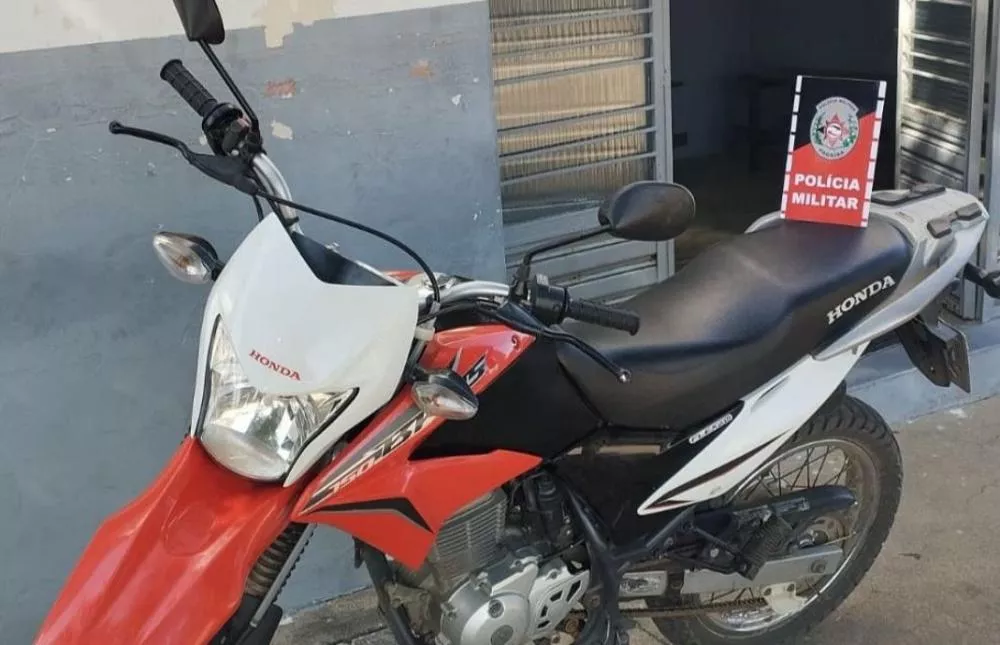 Polícia recupera moto e celular roubados na cidade de Malta-PB
