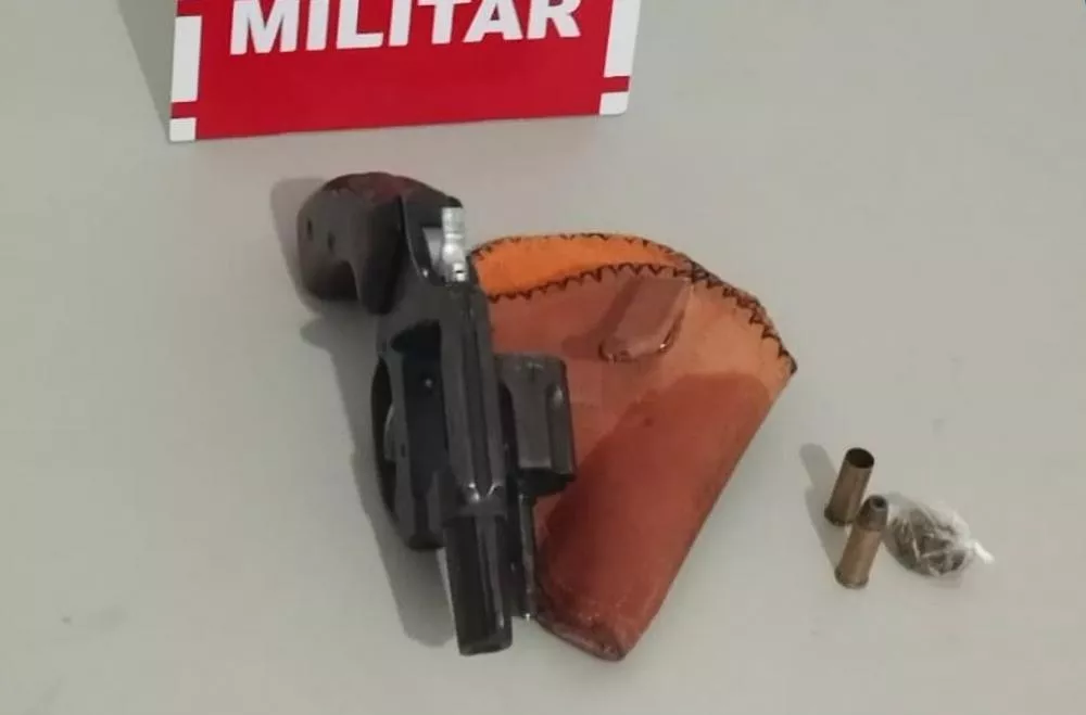 Polícia Militar detém indivíduo com arma de fogo em bar na cidade de Condado