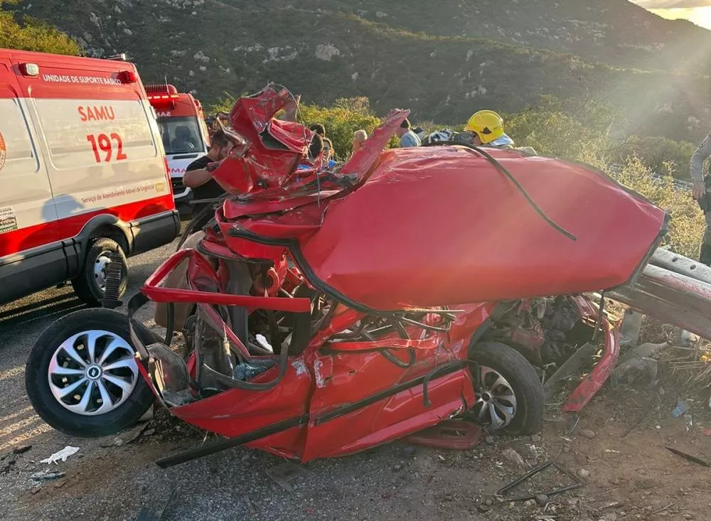 ATUALIZAÇÂO: Hospital de Patos divulga novo boletim sobre estado de saúde das vítimas de acidente na tarde desta terça (02) na Serra do Teixeira 