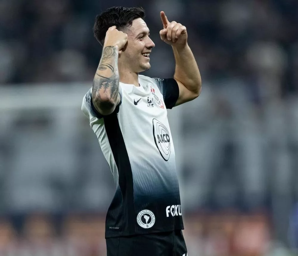 Garro tem 'noite mágica', Corinthians vence jogo dramático com o Vitória e 'respira' no Brasileirão