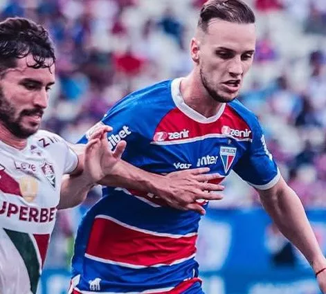 Fortaleza supera gramado ruim do Castelão, vence e amplia drama do Fluminense para 9 jogos sem vencer