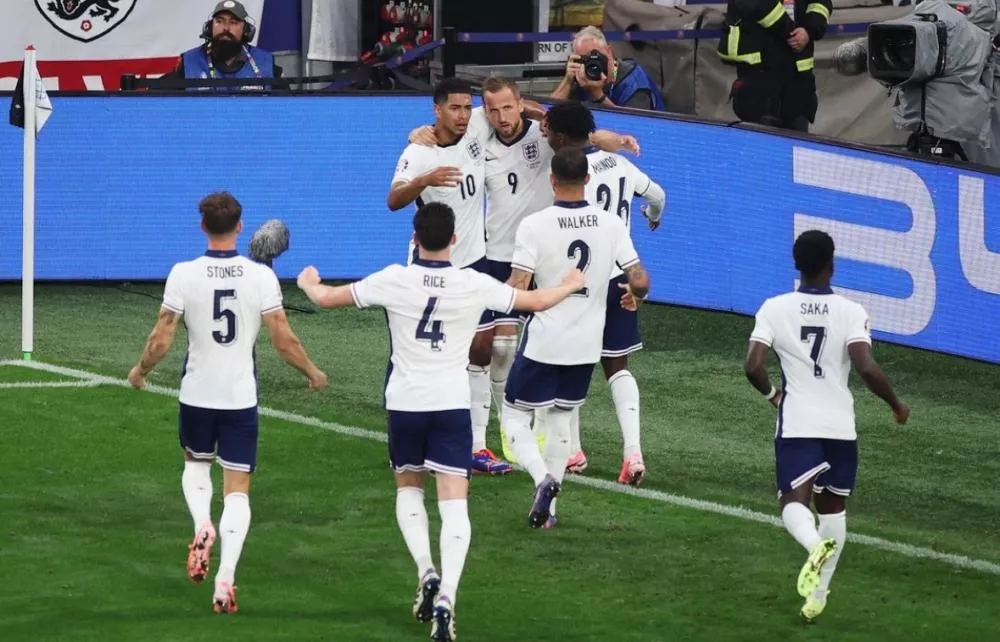 Inglaterra marca no finalzinho, vira sobre a Holanda e vai à final da Eurocopa