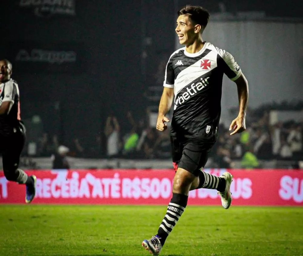 Vasco vence Corinthians com pintura, dá fim a jejum de 14 anos e entra na zona da Sul-Americana no Brasileirão