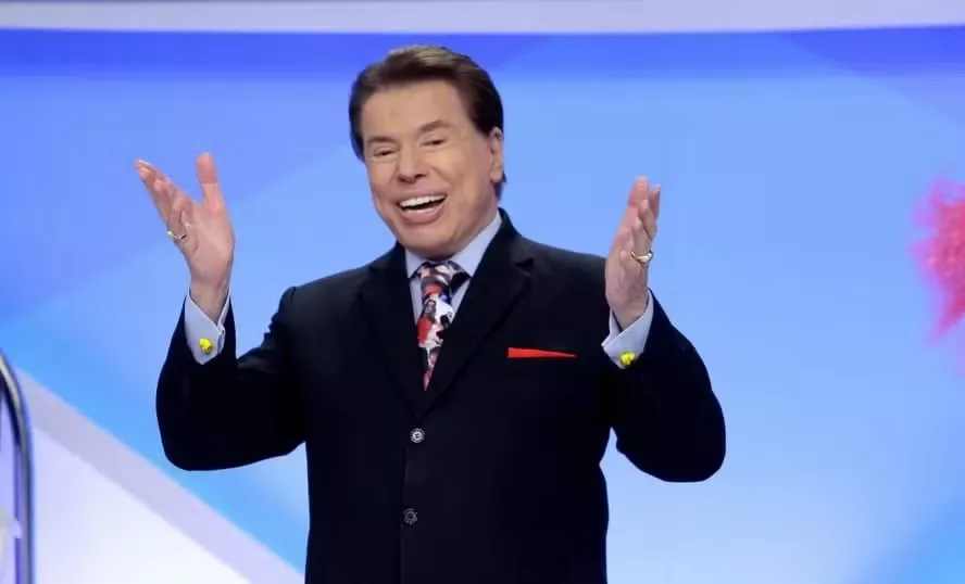 Apresentador Silvio Santos é internado com gripe H1N1