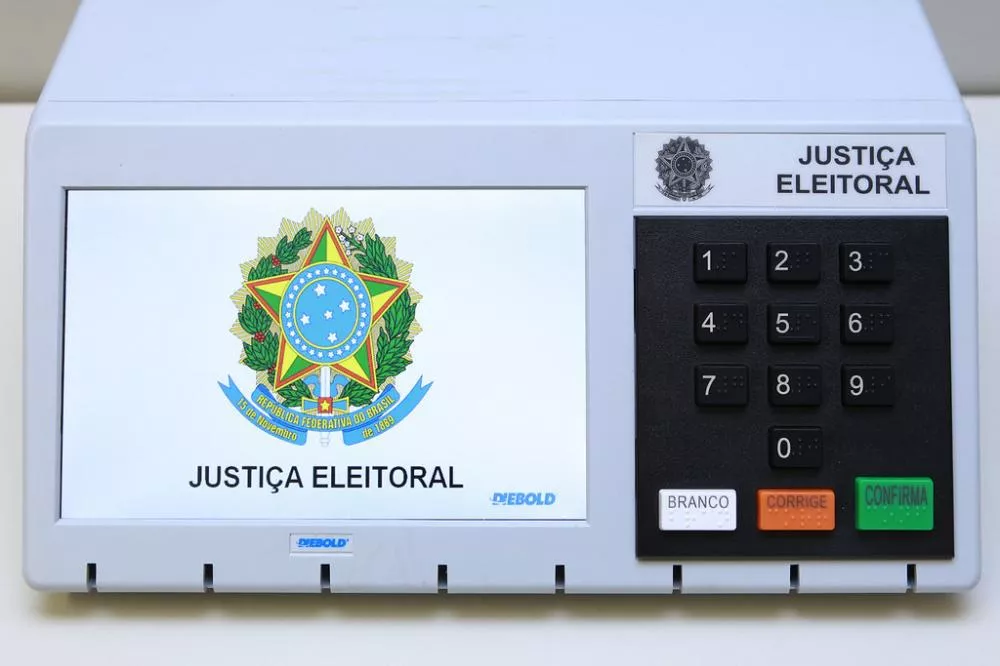 Juíza eleitoral esclarece transferência de votação para trabalhadores e alerta sobre propaganda antecipada