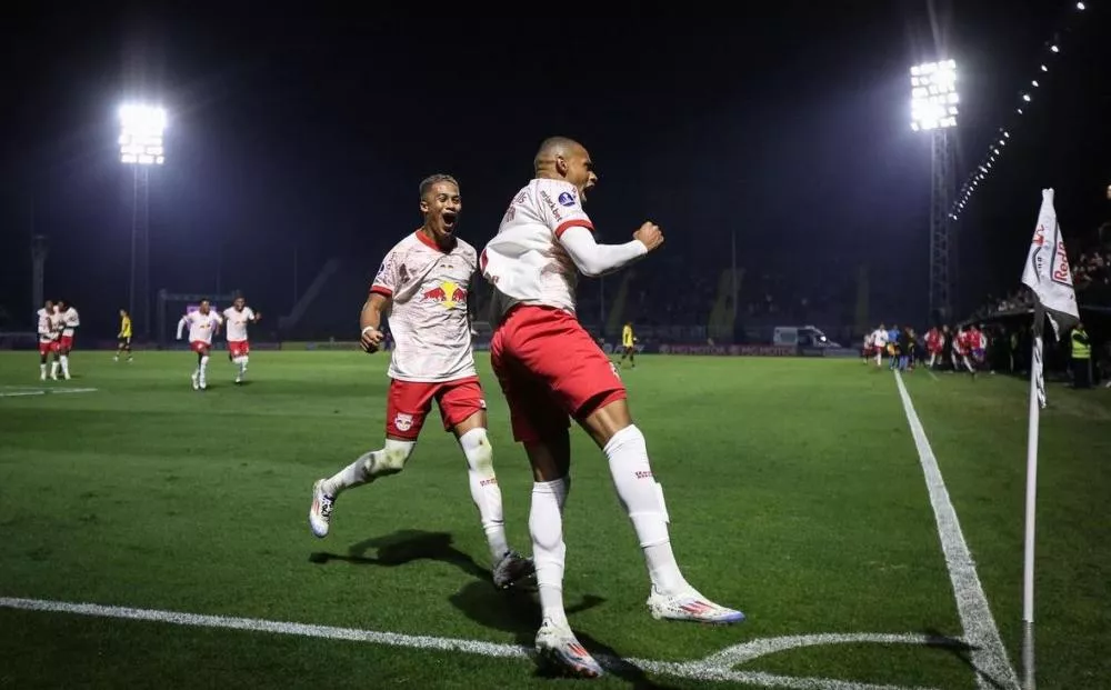 Jhon Jhon decide na estreia, Bragantino elimina o Barcelona e pega o Corinthians nas oitavas da Sul-Americana