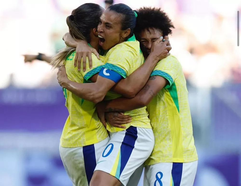 Genialidade de Marta e precisão de Gabi Nunes dão vitória ao Brasil na estreia das Olimpíadas