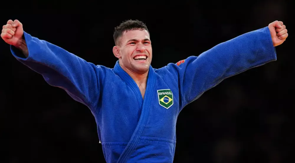 Willian Lima perde para japonês, mas fica com a prata no judô e ganha 1ª medalha do Brasil nas Olimpíadas