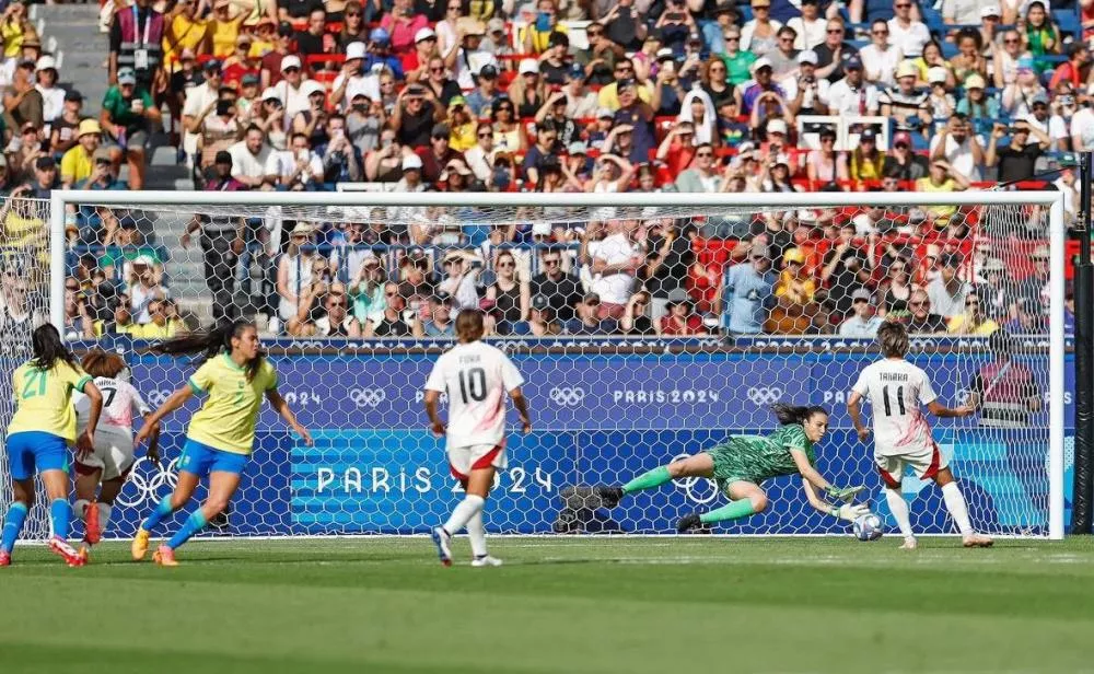 Brasil toma virada nos acréscimos, perde do Japão e se complica no futebol das Olimpíadas