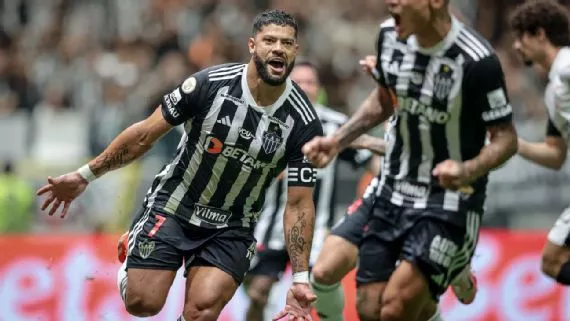 Atlético-MG vence com dois de Hulk, acaba com invencibilidade de Ramón Díaz e deixa Corinthians na beira do Z-4