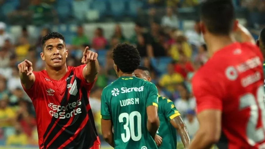 Fora de casa, Athletico-PR bate Cuiabá e volta a vencer após duas derrotas na Série A