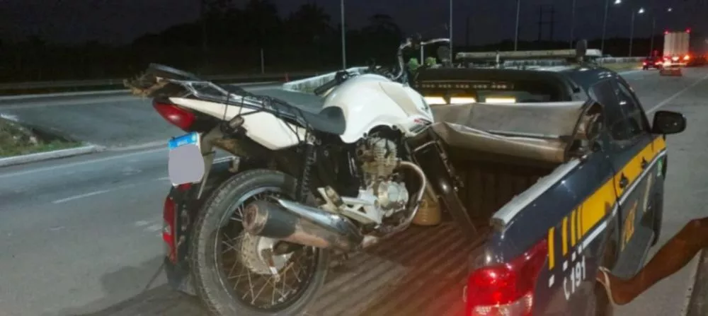 PRF apreende cinco veículos e flagra diversos crimes na Paraíba