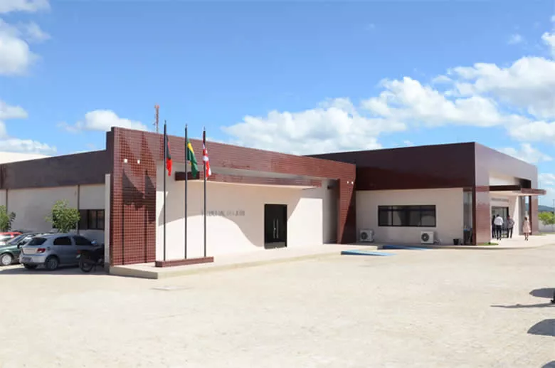 DECISÃO: Juiz reconhece nulidade de ofício de invasão domiciliar contra advogado e agente de saúde, em Aguiar