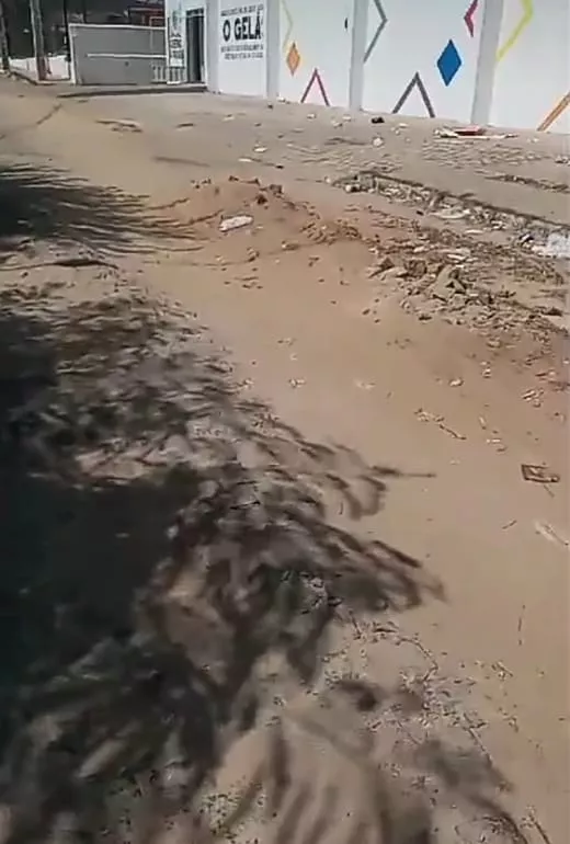 Moradores do Jatobá reclamam de buracos em rua próximo ao Gelão