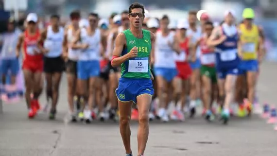 Caio Bonfim é prata nas Olimpíadas de Paris e conquista 1ª medalha do Brasil na marcha atlética