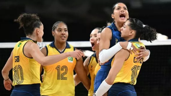 Brasil vence Japão no vôlei feminino e garante classificação antecipada às quartas nas Olimpíadas