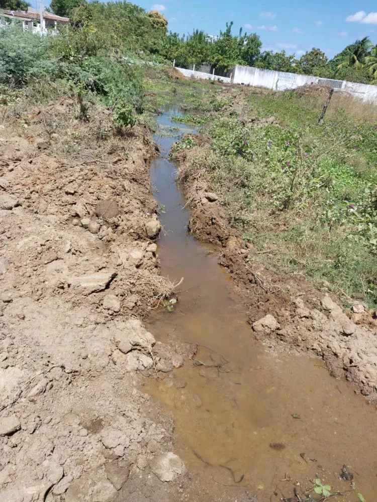 Moradores do bairro Jatobá, Zona Sul de Patos, reclamam da falta de água nas imediações da Colônia de Pescadores