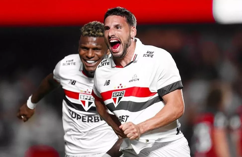 Calleri é carrasco de novo, e São Paulo vence Flamengo no Morumbis; Botafogo assume liderança