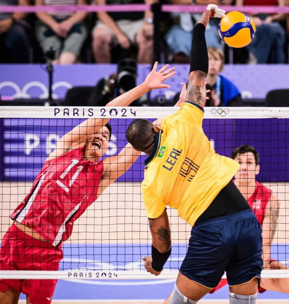 Brasil perde dos EUA e fica fora da semi do vôlei masculino nas Olimpíadas pela 1ª vez em 24 anos