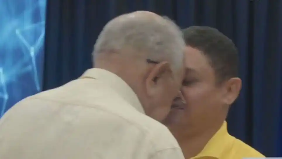 VÍDEO: Prefeito de Teresina dá cabeçada em candidato do PSOL durante debate na TV