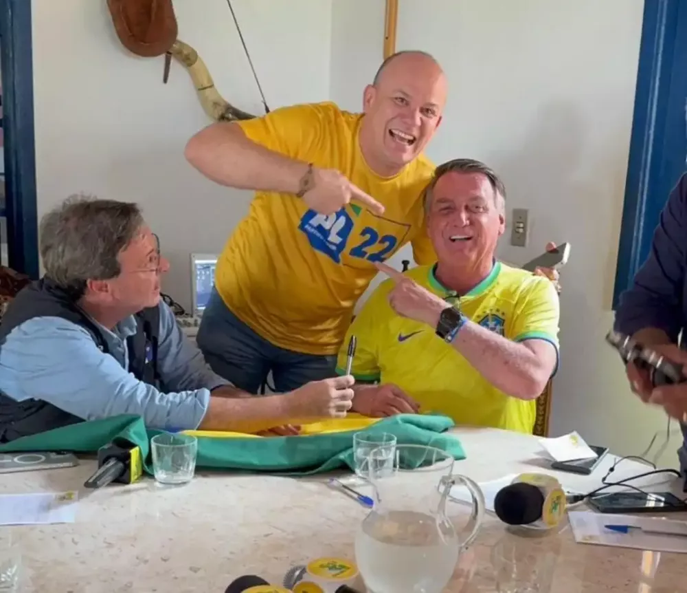 Bolsonaro considera lançar Cabo Gilberto como vice em chapa para presidência no pleito de 2026