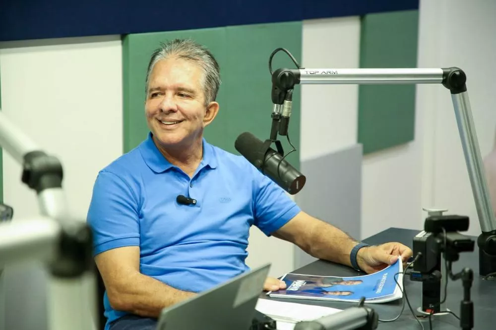 Nabor Wanderley apresenta propostas e plano de governo para Patos durante entrevista na Rádio Universidade FM