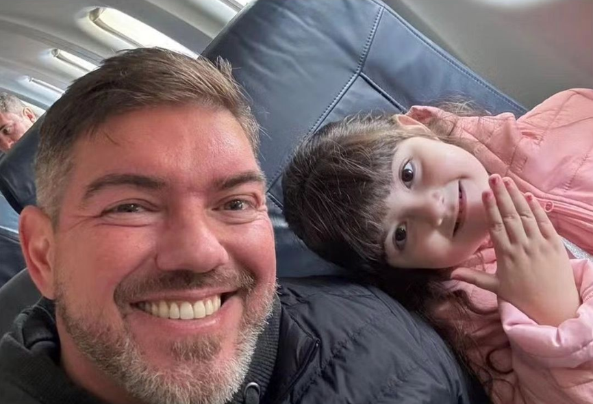 Pai e filha de três anos estavam entre as vítimas fatais de acidente aéreo