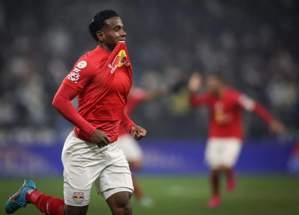 Talles Magno salva na estreia e Corinthians arranca empate com o Bragantino, mas segue no Z-4