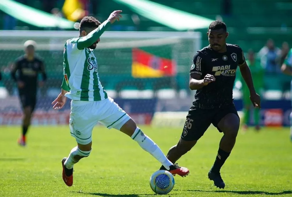 Juventude abre 3 a 0, sobrevive à reação do Botafogo e dá emoção à briga pela liderança do Brasileiro