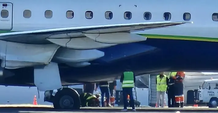 Avião azul | Azul linhas aereas, Aviao azul, Imagem de aparecida