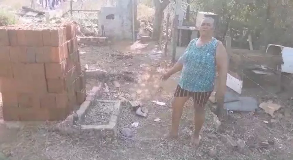 Em Patos: Mulher que vive de reciclagem sonha em construir casa própria e pede ajuda da comunidade