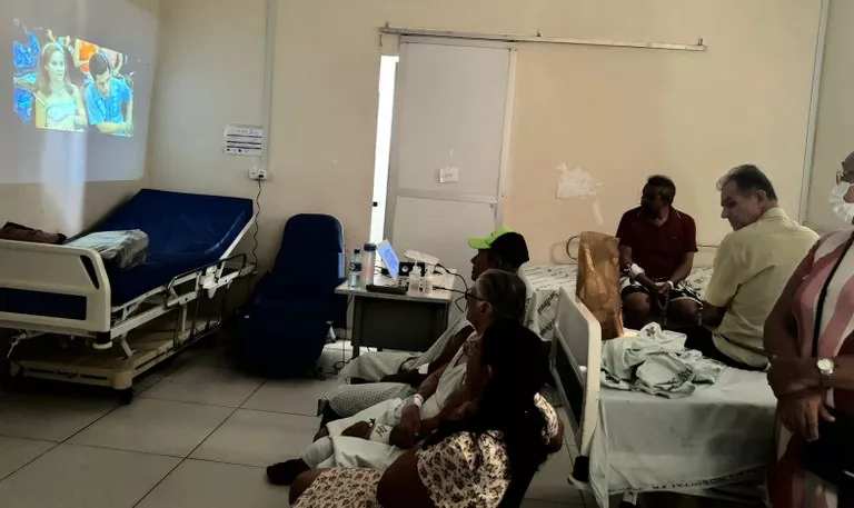 Equipe do serviço de Hemodinâmica de Patos promove sessão de cinema para pacientes